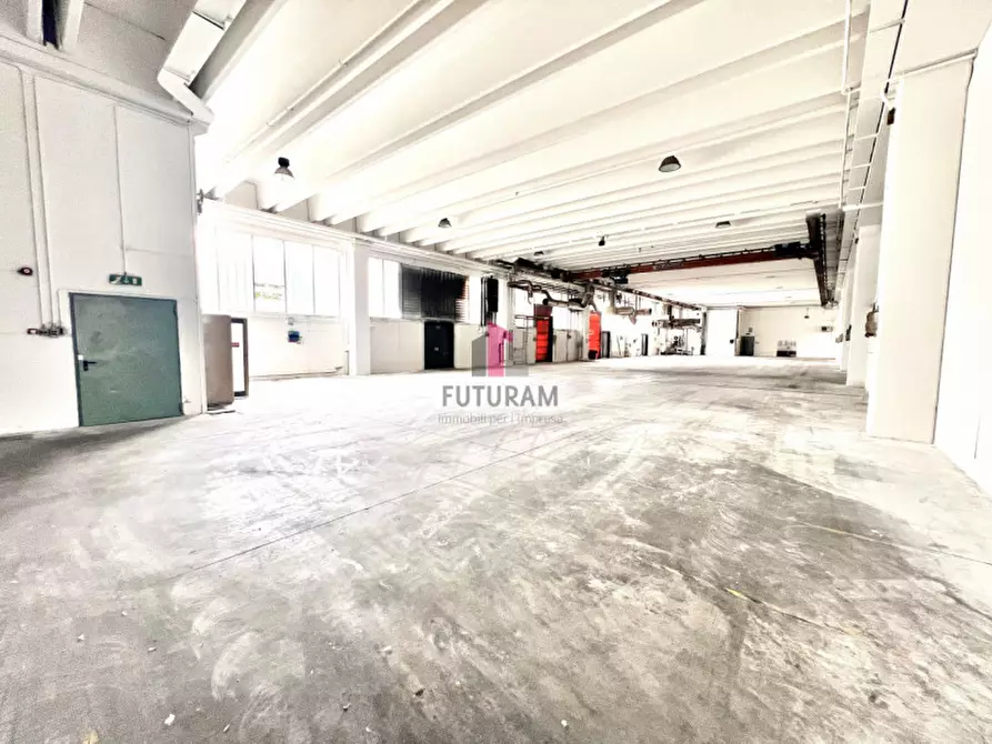 Immagine 9 di Capannone industriale in affitto  in via Asolo a Dueville