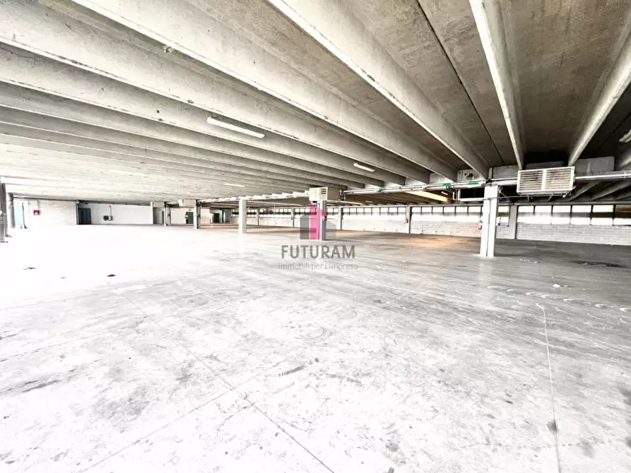 Immagine 15 di Capannone industriale in affitto  in via Asolo a Dueville