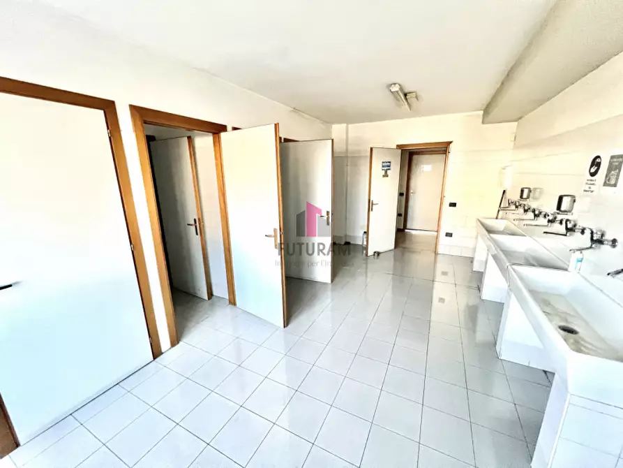 Immagine 19 di Capannone industriale in affitto  in via Asolo a Dueville