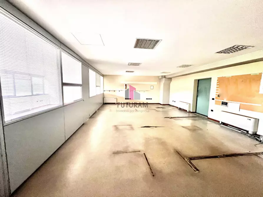 Immagine 27 di Capannone industriale in affitto  in via Asolo a Dueville