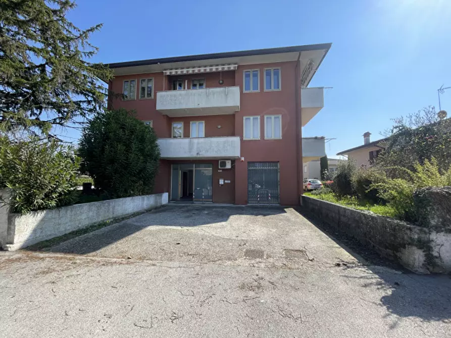 Immagine 3 di Magazzino in affitto  in VIA MONTI a Selvazzano Dentro