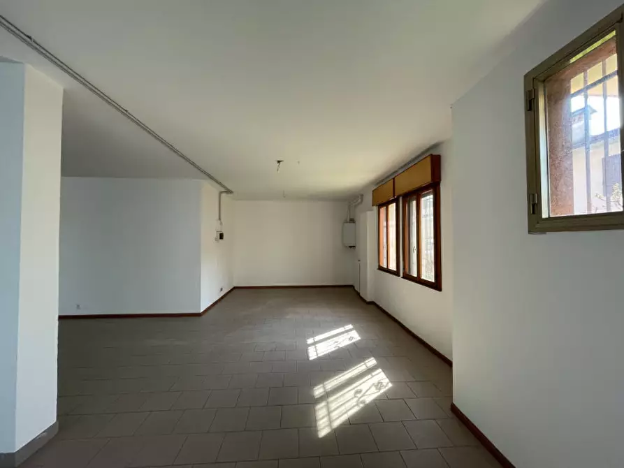 Immagine 7 di Magazzino in affitto  in VIA MONTI a Selvazzano Dentro