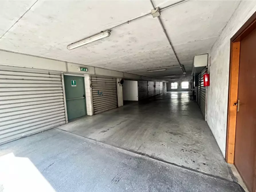 Immagine 39 di Attico in affitto  in Via Flaminia a Roma