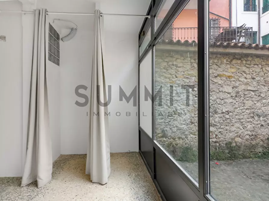 Immagine 6 di Negozio in affitto  a Schio