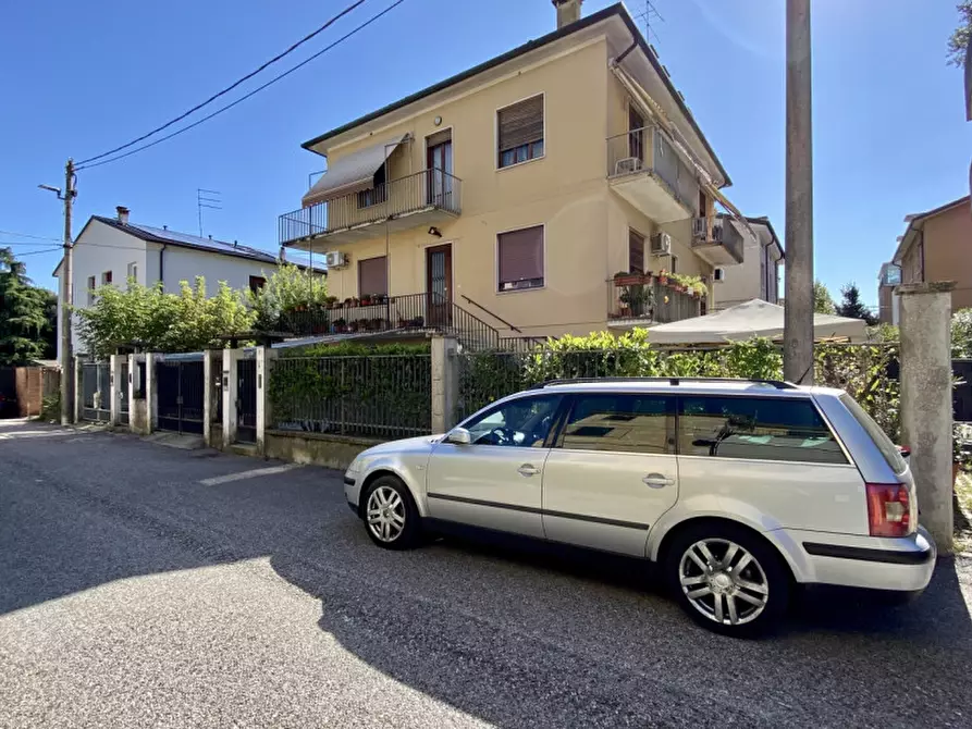 Immagine 1 di Appartamento in vendita  in Via Col del Rosso, 8 a Vicenza