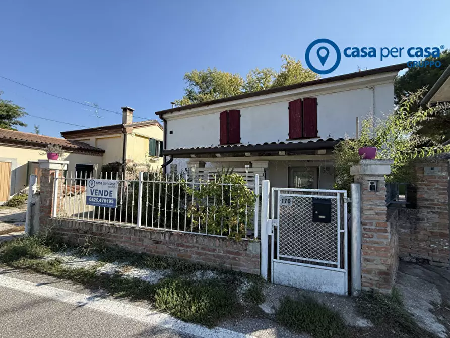 Immagine 1 di Casa indipendente in vendita  in Villadose, Via Turatti a Villadose