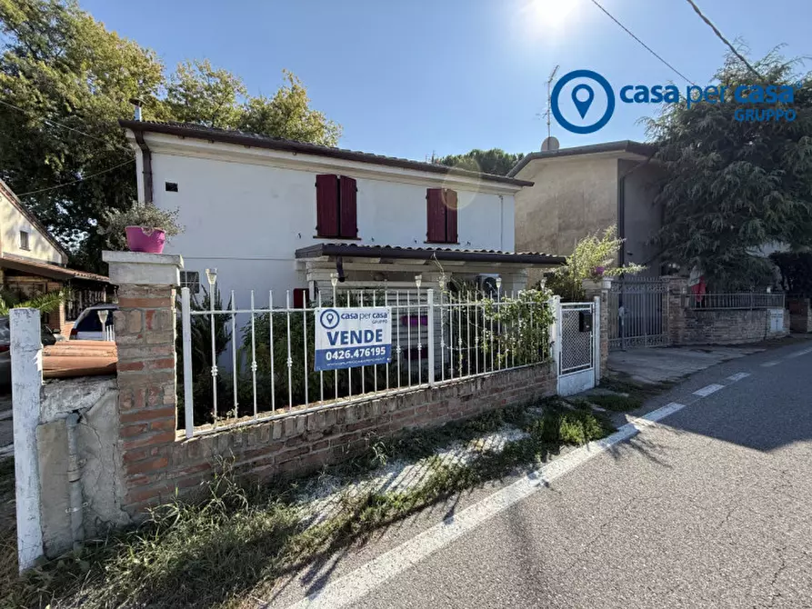 Immagine 2 di Casa indipendente in vendita  in Villadose, Via Turatti a Villadose