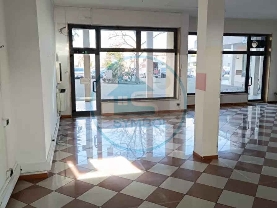 Immagine 2 di Negozio in affitto  in Via Moglianese a Scorzè