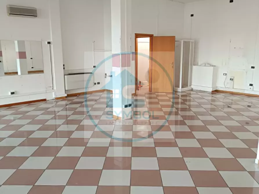 Immagine 8 di Negozio in affitto  in Via Moglianese a Scorzè