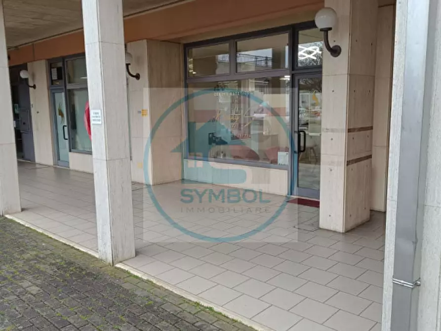 Immagine 10 di Negozio in affitto  in Via Moglianese a Scorzè