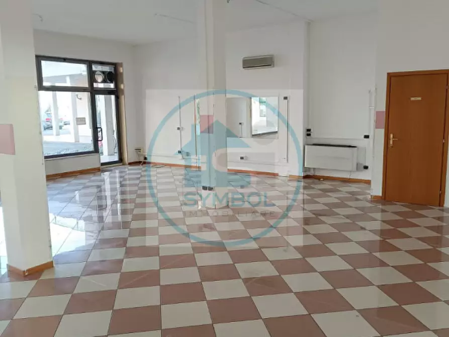 Immagine 11 di Negozio in affitto  in Via Moglianese a Scorzè