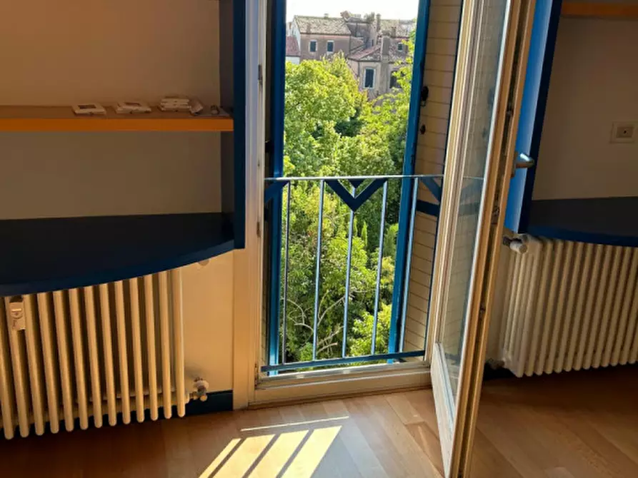 Immagine 7 di Appartamento in vendita  in dorsoduro a Venezia