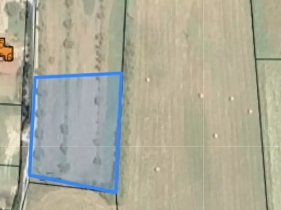 Immagine 1 di Terreno in vendita  a Tuoro Sul Trasimeno