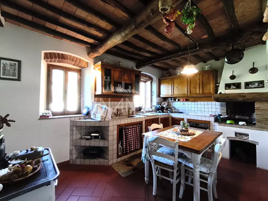 Immagine 13 di Rustico / casale in vendita  a Vinci