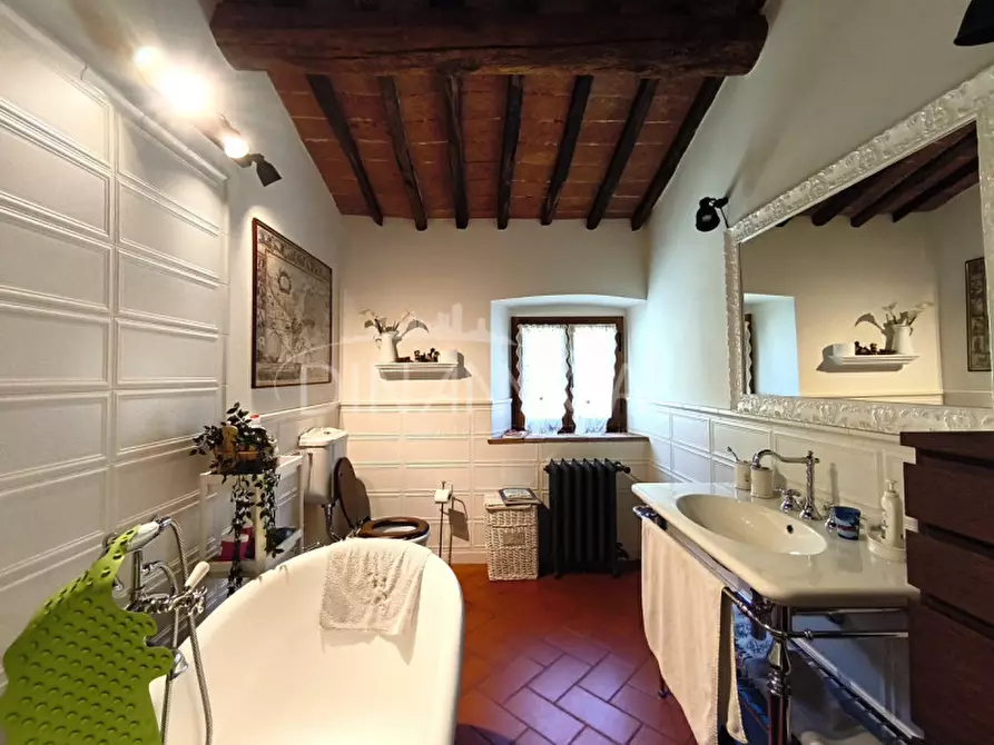 Immagine 19 di Rustico / casale in vendita  a Vinci