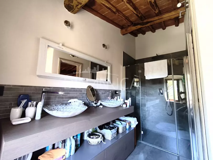 Immagine 24 di Rustico / casale in vendita  a Vinci