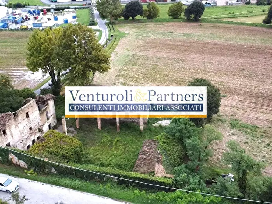 Immagine 11 di Rustico / casale in vendita  a Lonato del Garda