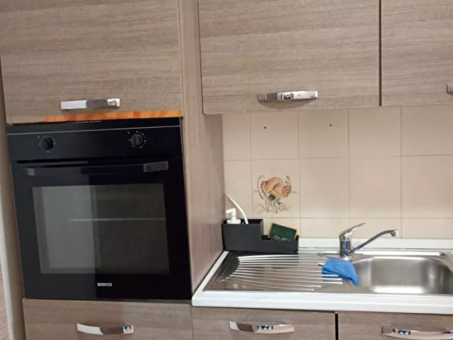 Immagine 1 di Camera in affitto  in vico palazzo due porte 14 a Napoli