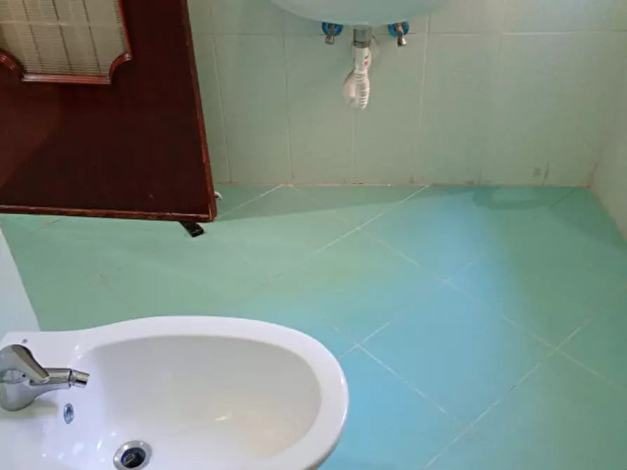 Immagine 10 di Camera in affitto  in vico palazzo due porte 14 a Napoli