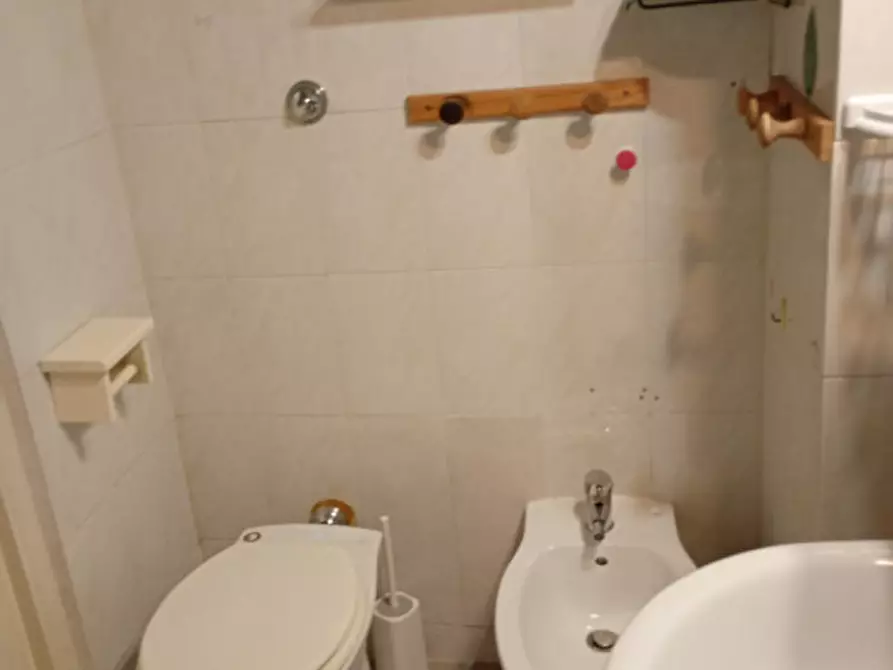 Immagine 16 di Camera in affitto  in vico palazzo due porte 14 a Napoli