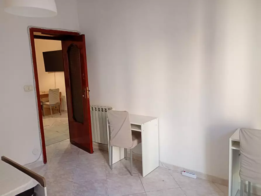 Immagine 27 di Camera in affitto  in vico palazzo due porte 14 a Napoli