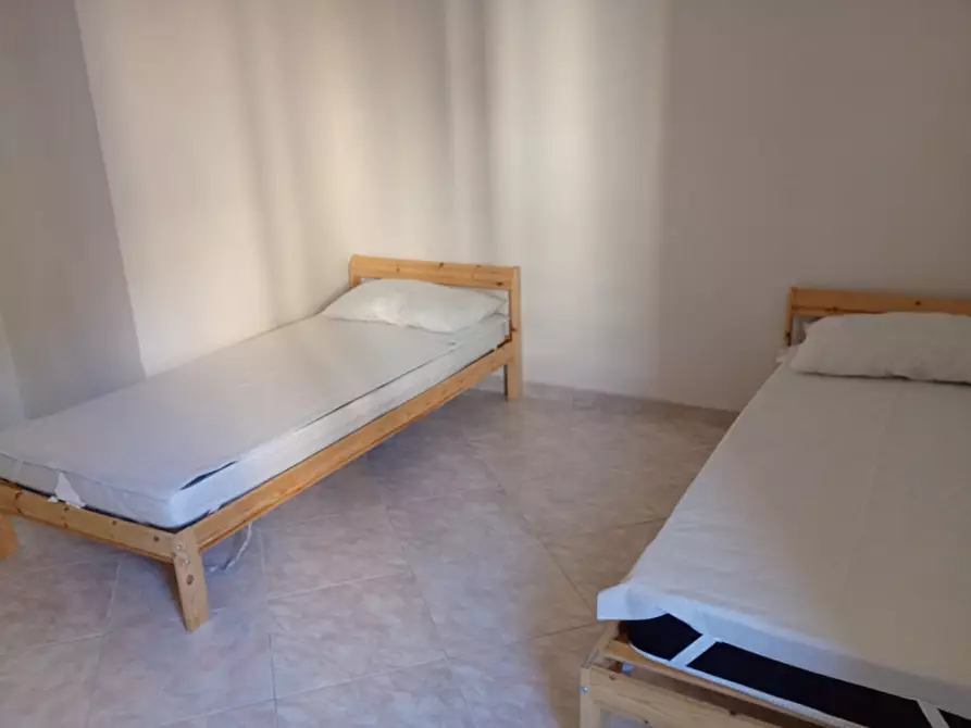 Immagine 32 di Camera in affitto  in vico palazzo due porte 14 a Napoli