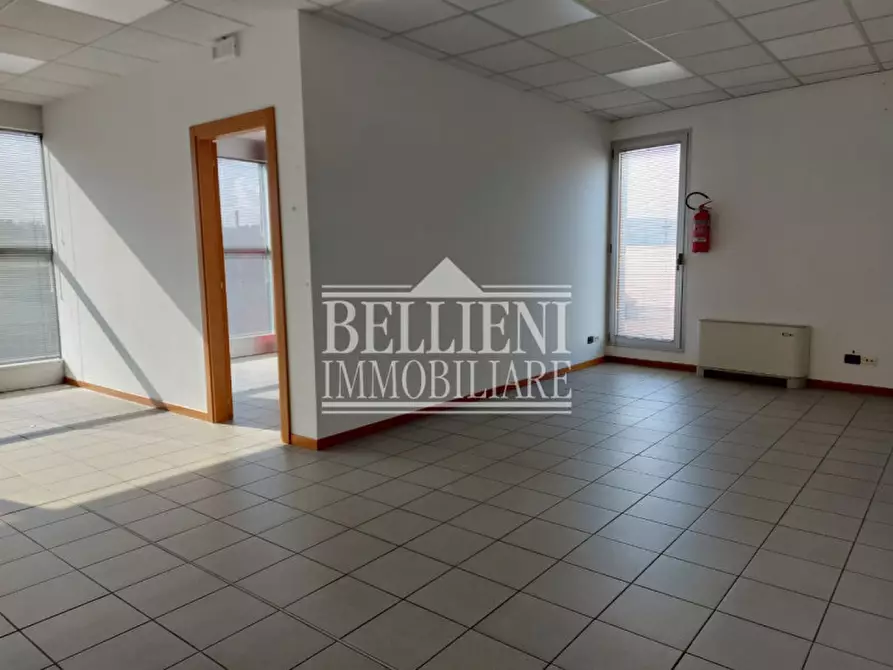 Immagine 11 di Ufficio in affitto  in Via Olmo a Vicenza