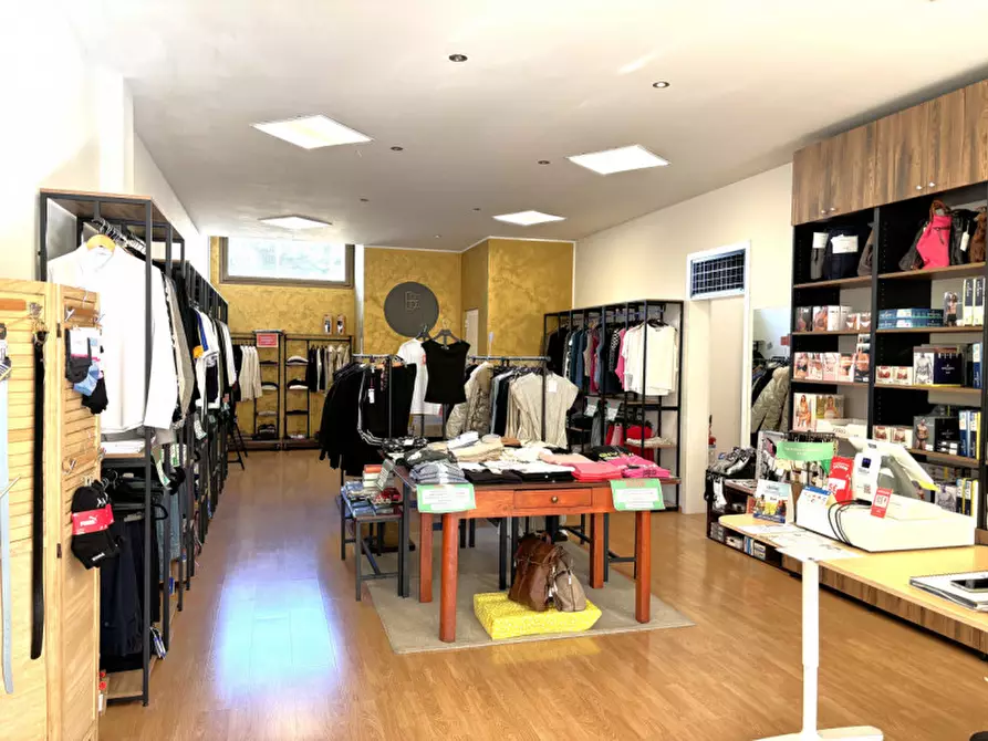 Immagine 2 di Attività commerciale in vendita  a Conselve