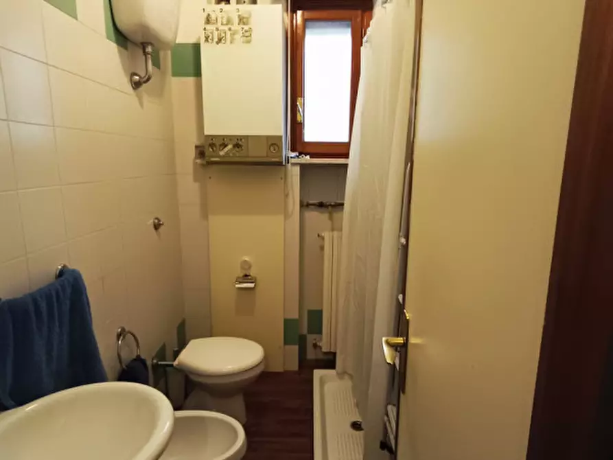 Immagine 11 di Appartamento in vendita  in Via Enrico Toti a Ancona