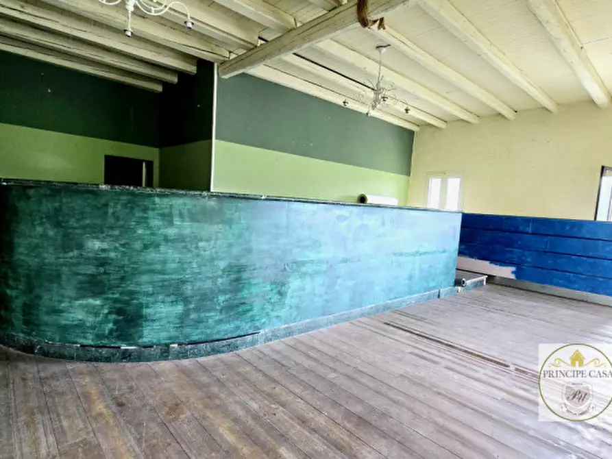 Immagine 12 di Attività commerciale in vendita  in via tormene a Baone