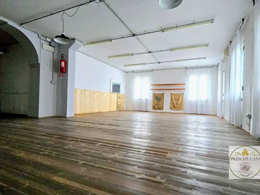 Immagine 14 di Attività commerciale in vendita  in via tormene a Baone