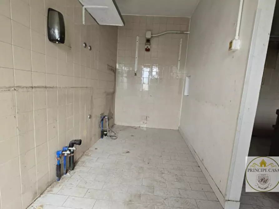 Immagine 25 di Attività commerciale in vendita  in via tormene a Baone