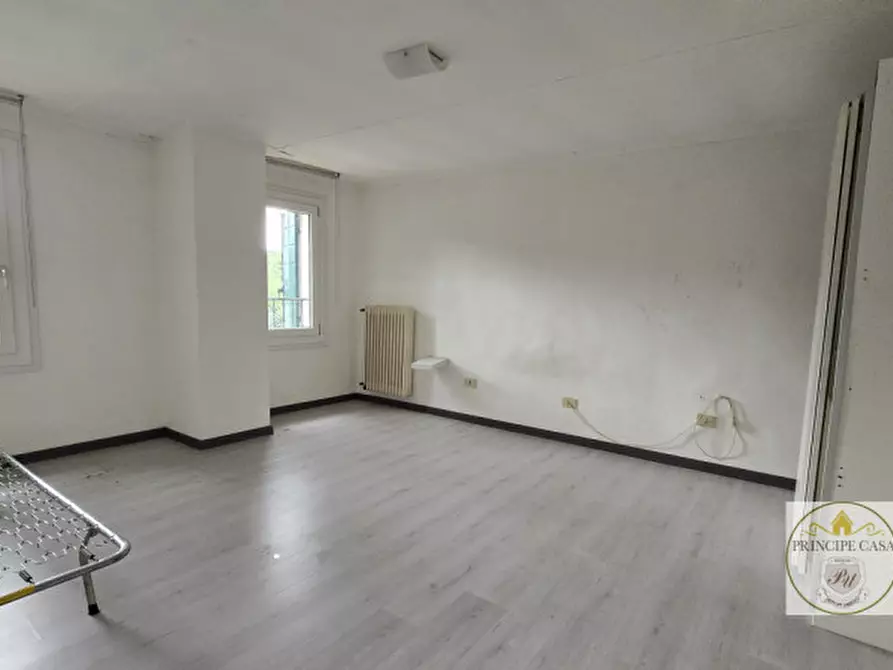 Immagine 32 di Attività commerciale in vendita  in via tormene a Baone