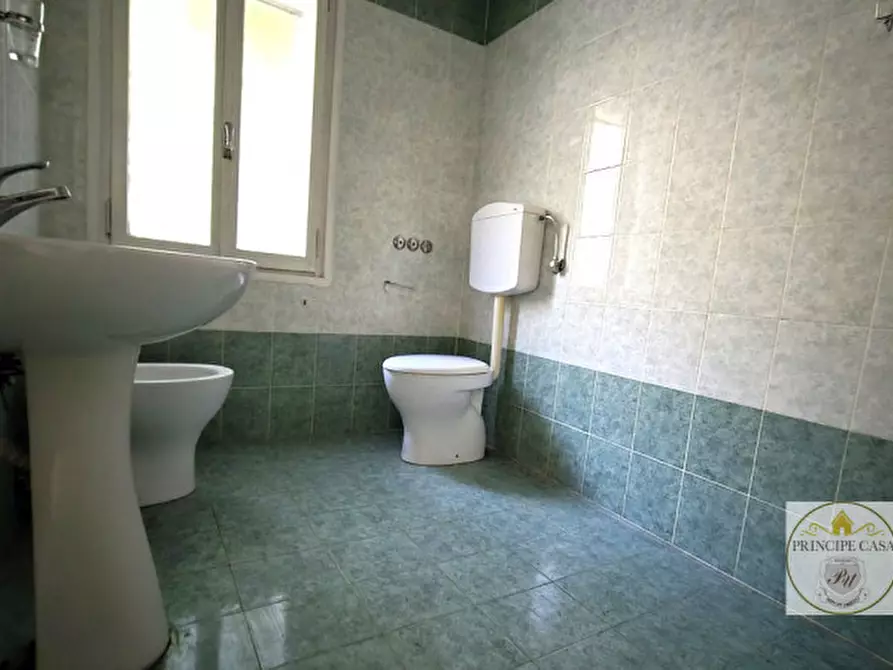 Immagine 36 di Attività commerciale in vendita  in via tormene a Baone