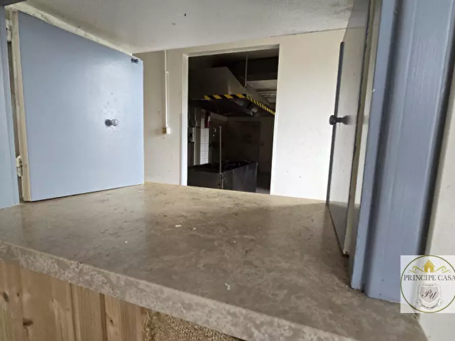 Immagine 39 di Attività commerciale in vendita  in via tormene a Baone