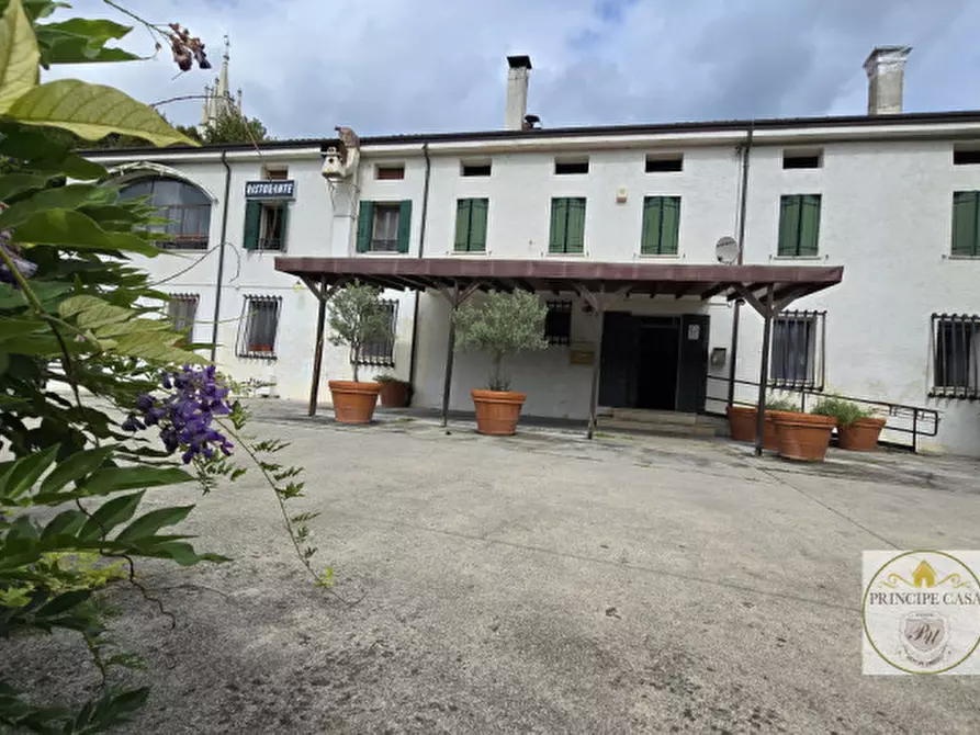 Immagine 40 di Attività commerciale in vendita  in via tormene a Baone