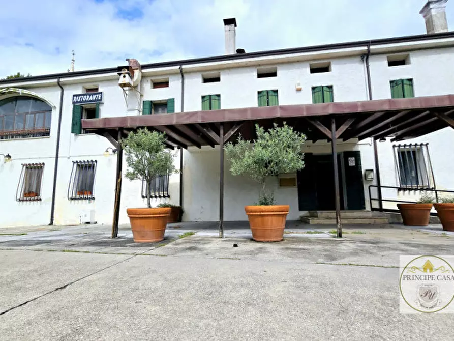 Immagine 42 di Attività commerciale in vendita  in via tormene a Baone