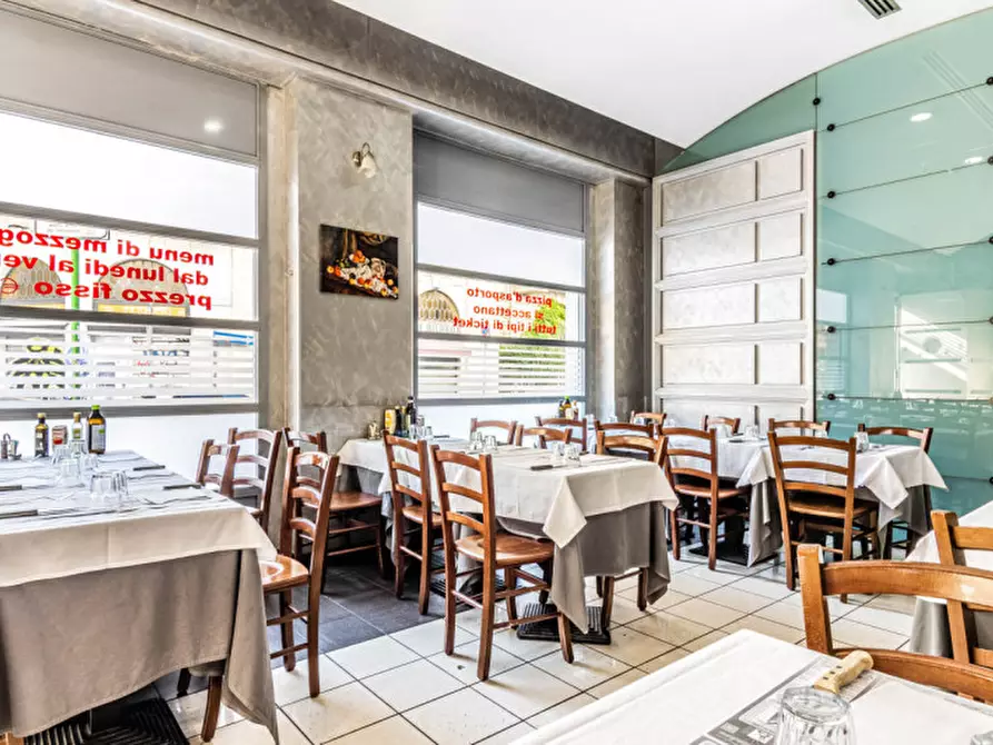 Immagine 15 di Attività commerciale in vendita  in Via Amatore Sciesa 18 a Milano