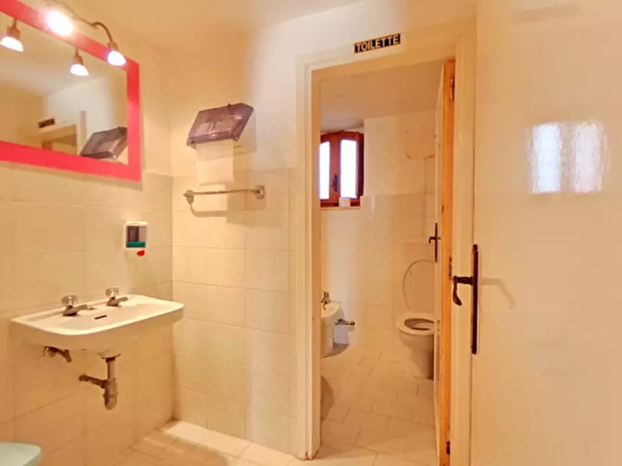 Immagine 29 di Rustico / casale in vendita  in Viale Toledo a Fasano