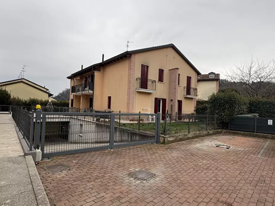 Immagine 1 di Appartamento in vendita  in Via Zara a Torreglia