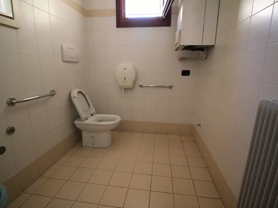 Immagine 27 di Attività commerciale in vendita  in Via Quattro Novembre a Motta Di Livenza