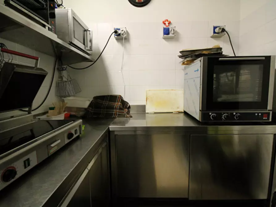 Immagine 38 di Attività commerciale in vendita  in Via Quattro Novembre a Motta Di Livenza