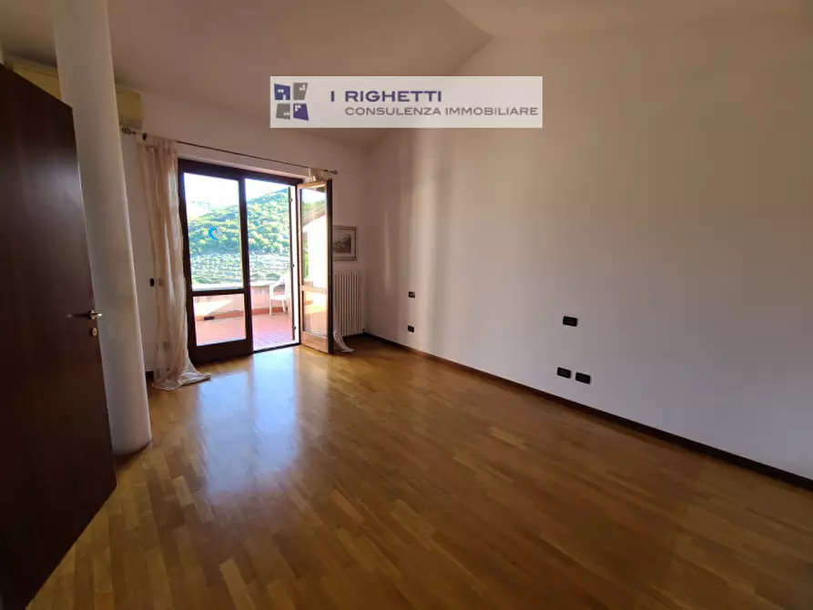 Immagine 6 di Villa in vendita  in Via Giuseppe Verdi a Negrar di Valpolicella