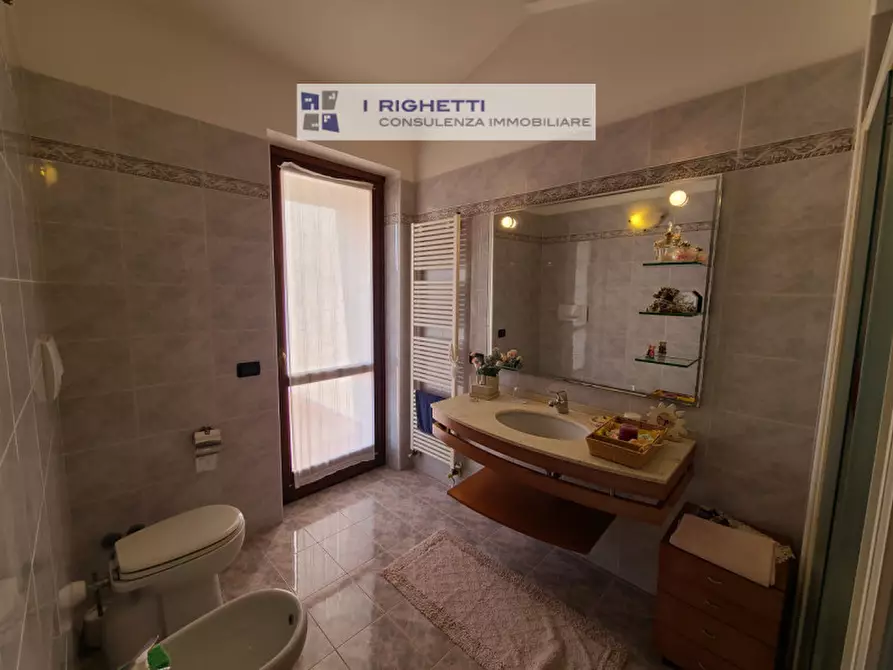 Immagine 11 di Villa in vendita  in Via Giuseppe Verdi a Negrar di Valpolicella