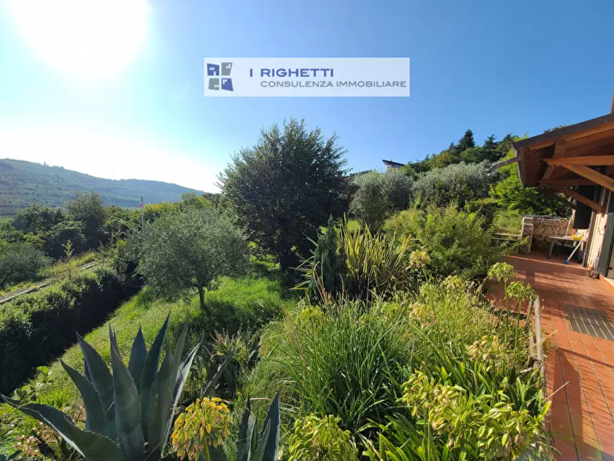 Immagine 26 di Villa in vendita  in Via Giuseppe Verdi a Negrar di Valpolicella
