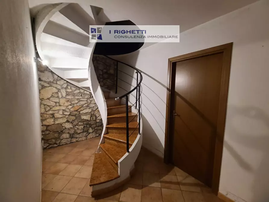 Immagine 28 di Villa in vendita  in Via Giuseppe Verdi a Negrar di Valpolicella