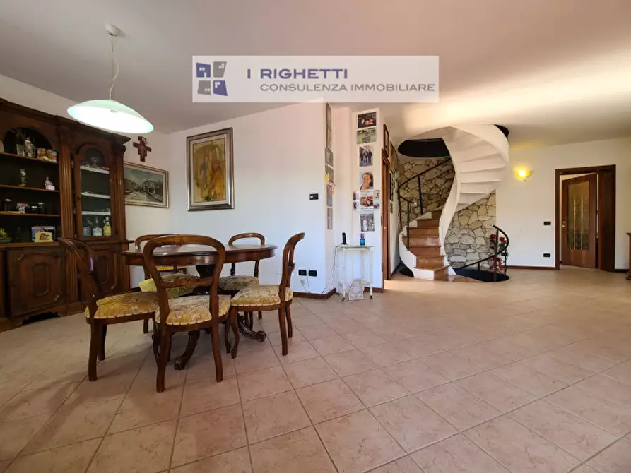 Immagine 39 di Villa in vendita  in Via Giuseppe Verdi a Negrar di Valpolicella