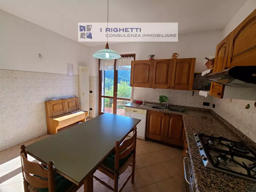 Immagine 42 di Villa in vendita  in Via Giuseppe Verdi a Negrar di Valpolicella