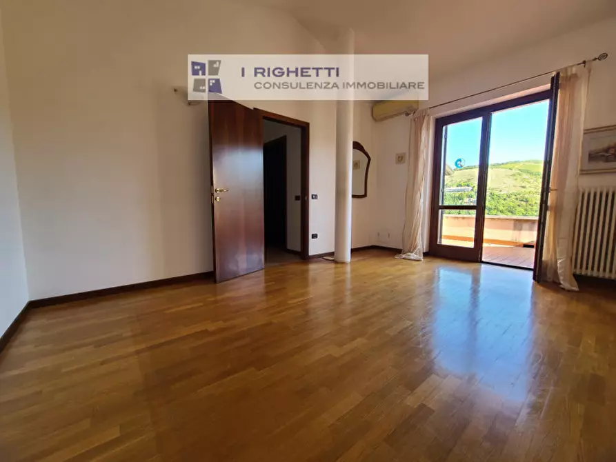 Immagine 43 di Villa in vendita  in Via Giuseppe Verdi a Negrar di Valpolicella