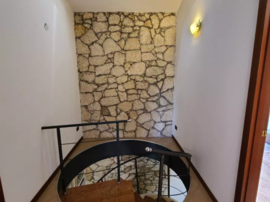 Immagine 47 di Villa in vendita  in Via Giuseppe Verdi a Negrar di Valpolicella